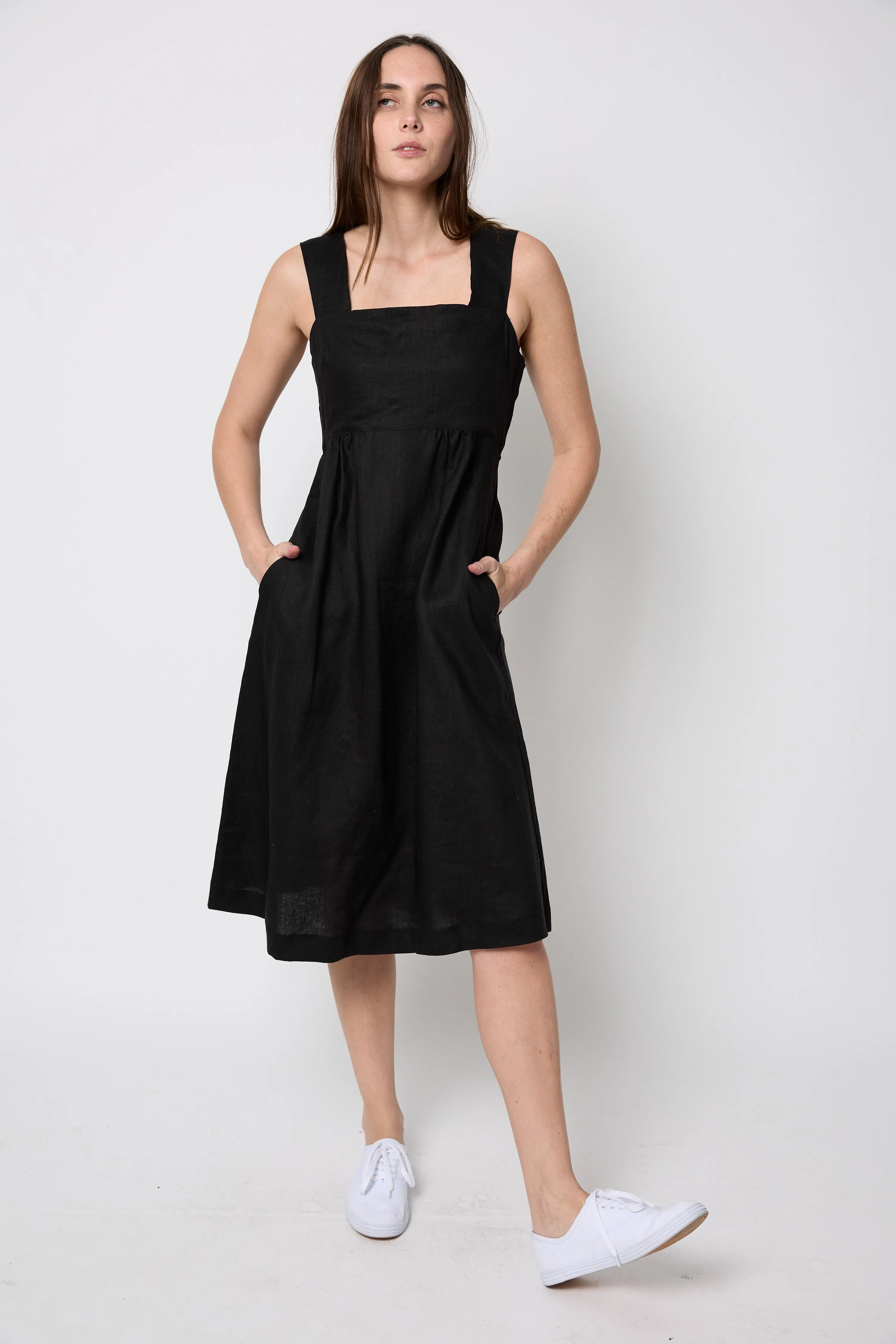 Pinafore º Black