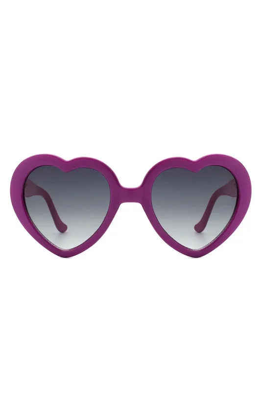 Playful Mod Clout Heart Shape Fashion Sunglasses