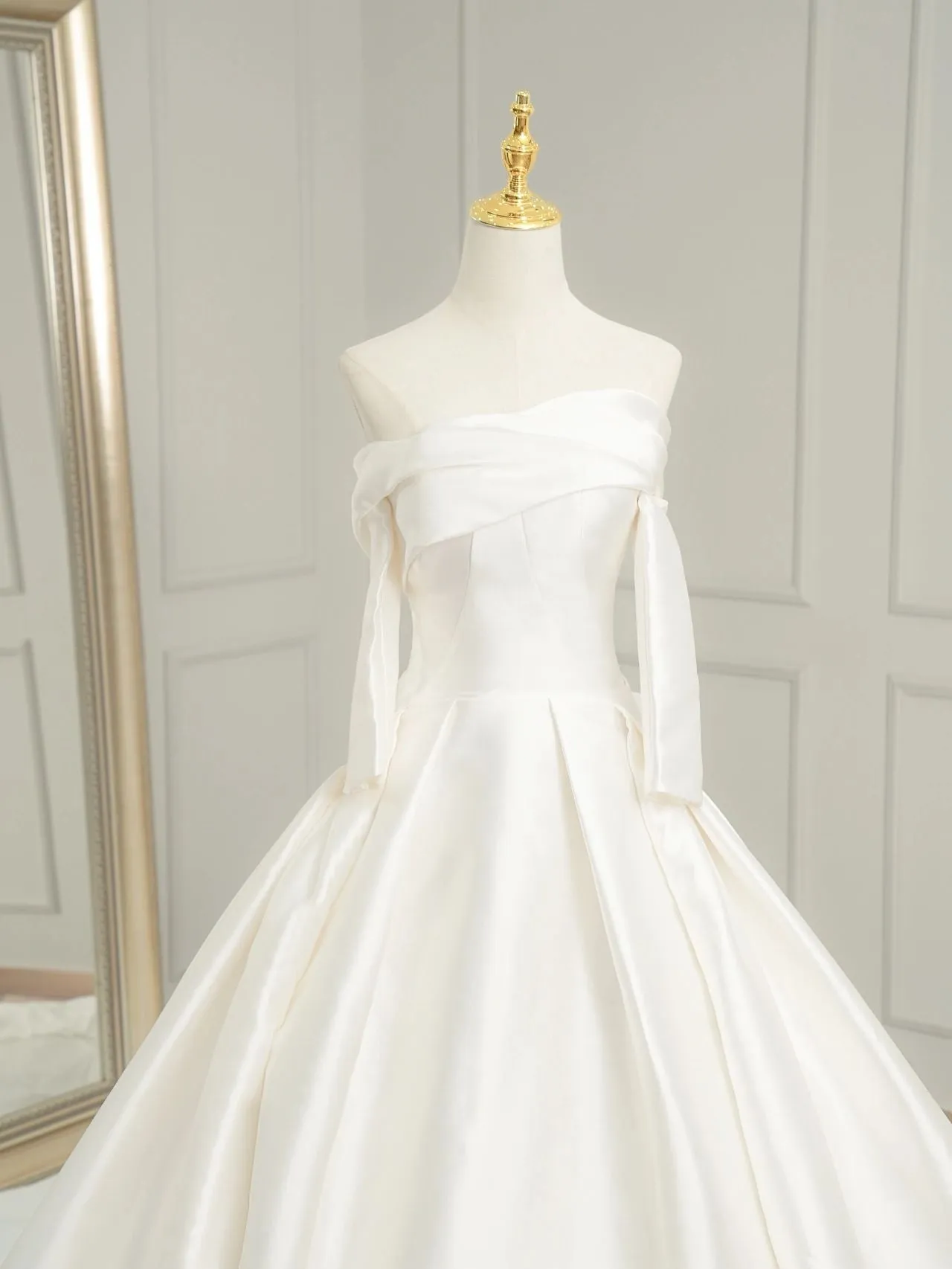 Simple Ball Gown Silk Wedding Dress with Sleeves