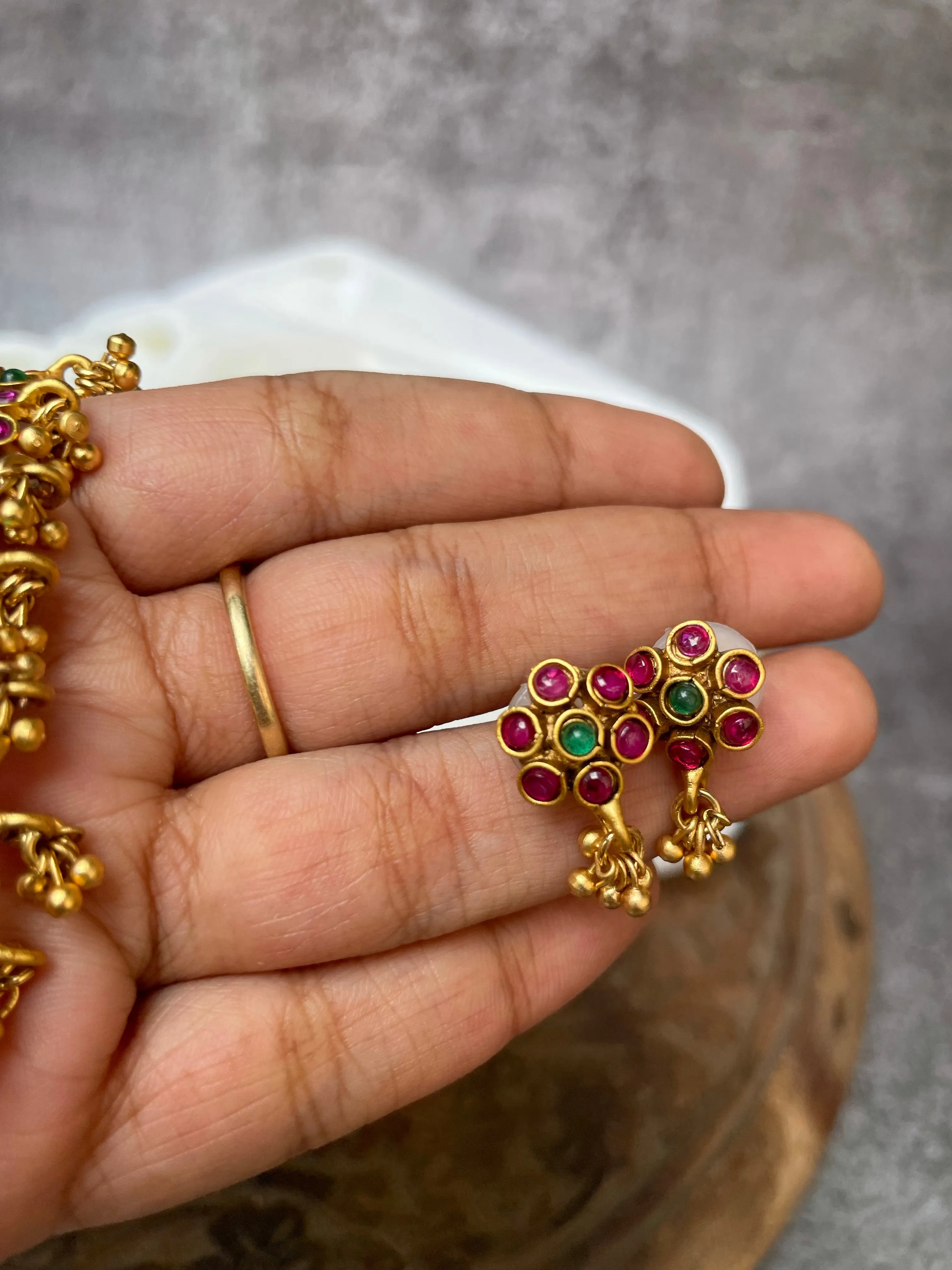 Simple Lakshmi kemp necklace with tiny studs